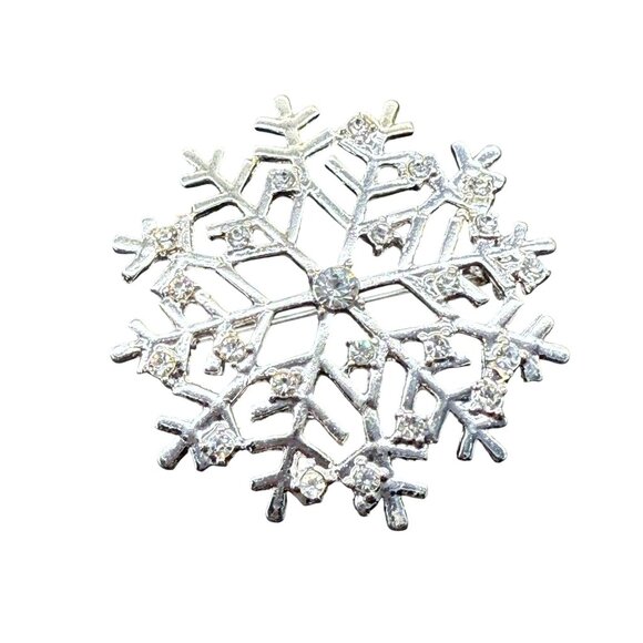 KC Designs Clear Rhinestone Snowflake Brooch Pin Elegant WinterChic Silver Tone - Picture 1 of 5